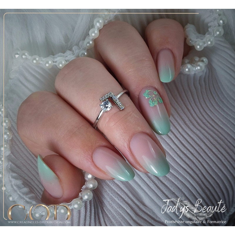 Almond fait avec l'Art Line Light Green