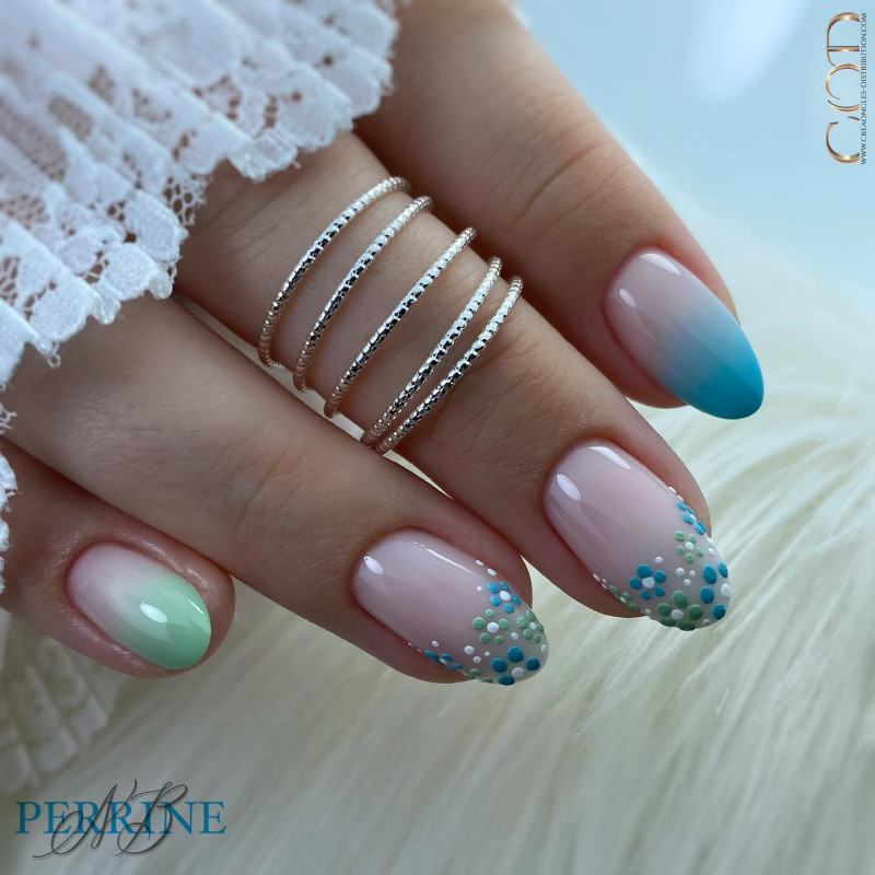 Almond fait avec l'Art Line Turquoise