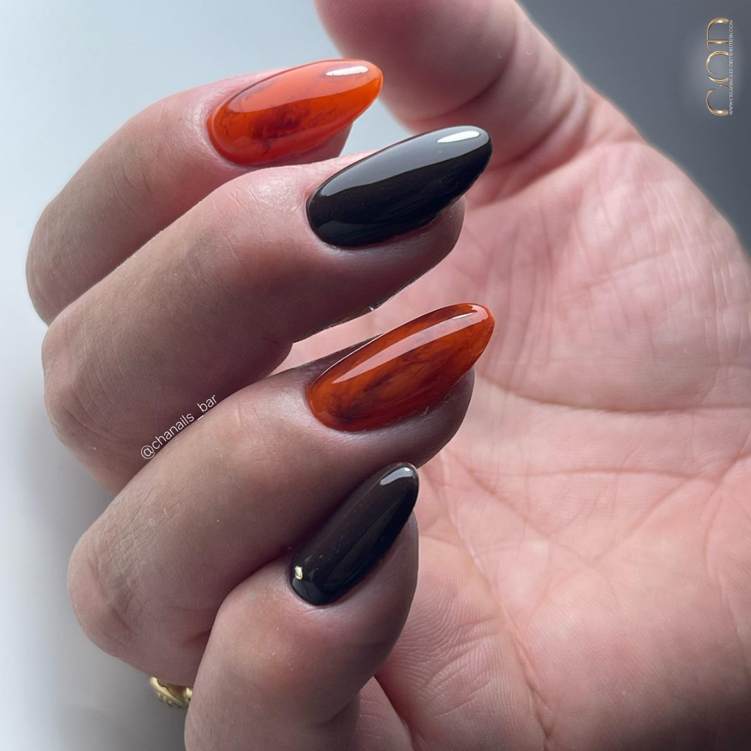 Ongles amande marron et orange