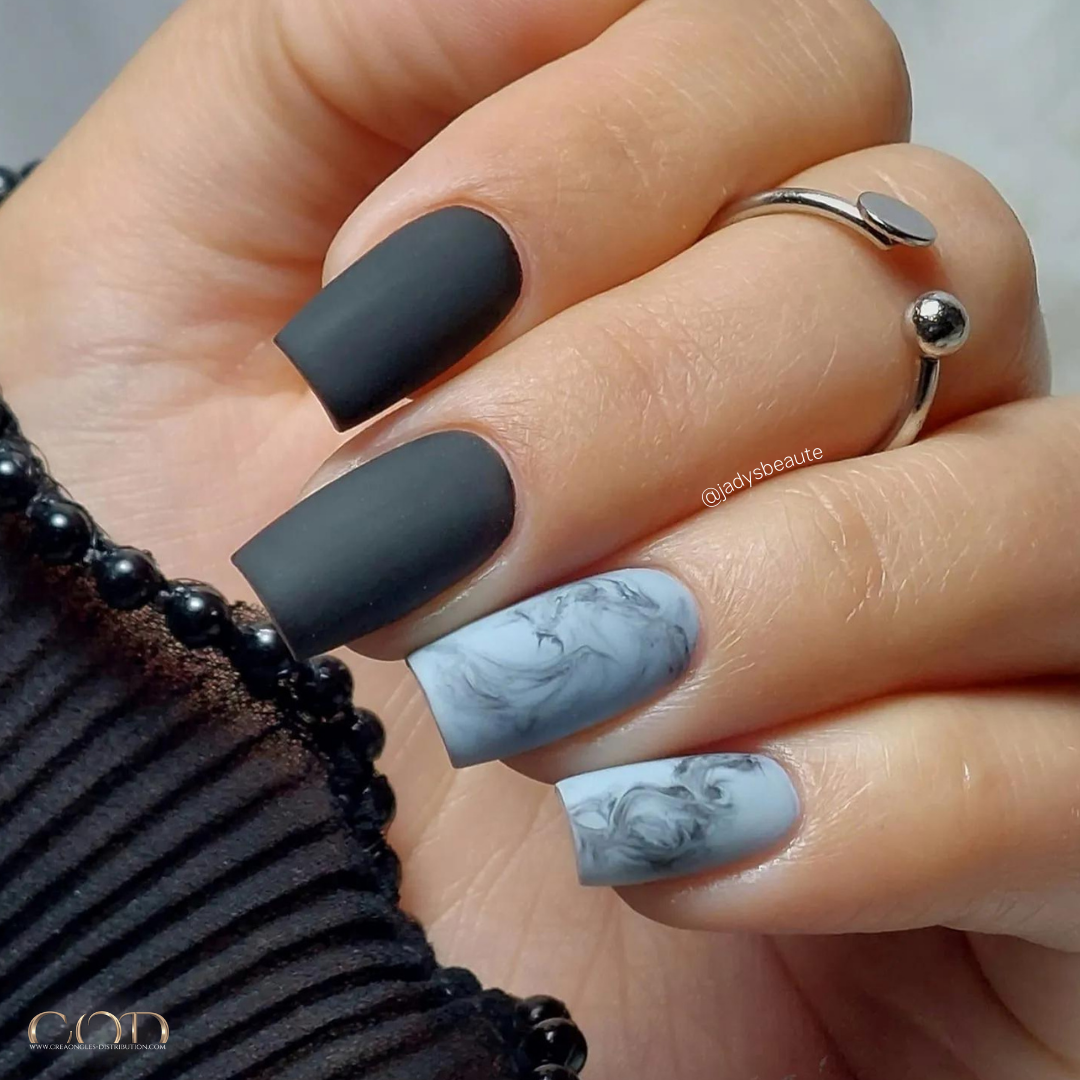 Ongles carrés gris et marbré