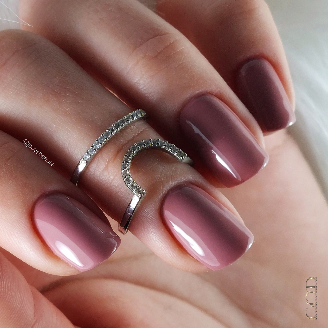 Ongles nude rose