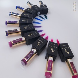 💫 Hypnotic, l’édition limitée qui va vous envoûter 💫

18 couleurs exclusives qui mêlent teintes colorées et scintillantes. Des roses captivants, des violets envoûtants, aux bleus hypnotisants, chaque nuance est conçue pour sublimer vos créations. ✨🎨

🌟 Swipez pour découvrir des poses inspirantes réalisées par nos Ambassadrices et Formatrices :

✅ Des duos parfaits pour vos Nail Art
✅ Des associations subtiles entre couleurs intenses et effets pailletés.
✅ Des idées qui rendent chaque pose unique et éclatante. 💅

📦 Hypnotic, c’est LA collection à ne pas manquer pour cette saison. Faites briller votre créativité avec des My Color inédits !

👉 Retrouvez la collection sur notre site → https://www.creaongles-distribution.com/fr/collection/8558-box-hypnotic-nuancier-edition-limitee-1008750.html

📸 : @jadysbeaute, @les_ongles_de_lyvie, @studionail44, @perrine_nb 

#codnailsystem #vsp #hypnoticcollection #glitternails #nailsinpiration  #nailart #nailsaddict #nailartist #onglesparfaits #manicure2024 #nailtrends #partynails #christmasnails #winternails