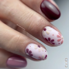 La beauté se cache dans la simplicité !

Cette pose unique allie des teintes automnales audacieuses avec un nail art floral délicat pour un résultat splendide ! 🌸

Merci à @couleurspastel pour cette magnifique pose !😍

Produits utilisés :

🩷 PLG Rosy
🩷 My Color Blusher - Madame - Let’s Go
🩷 Supreme Gloss

Retrouvez tous les produits sur notre site → creaongles-distribution.com

#codnailsystem #pinknails #flowernails #flowernailart #rednails #nailartflower #nailart #onglesnude #onglesautomne #automnnails #simplenails #simplenailsart #manicure #gelpolish #ongles #nails #nailsaddict #nailsinspiration